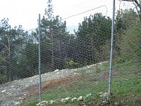 КЧ на заграждении из витой сетки