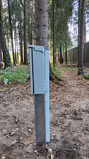 Блок приемника в лесу